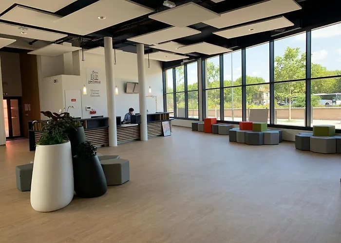 Cis Lamourelle Centre International De Sejour Ξενοδοχείο