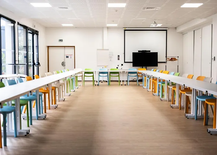 Отель Cis Lamourelle Centre International De Sejour Каркассон